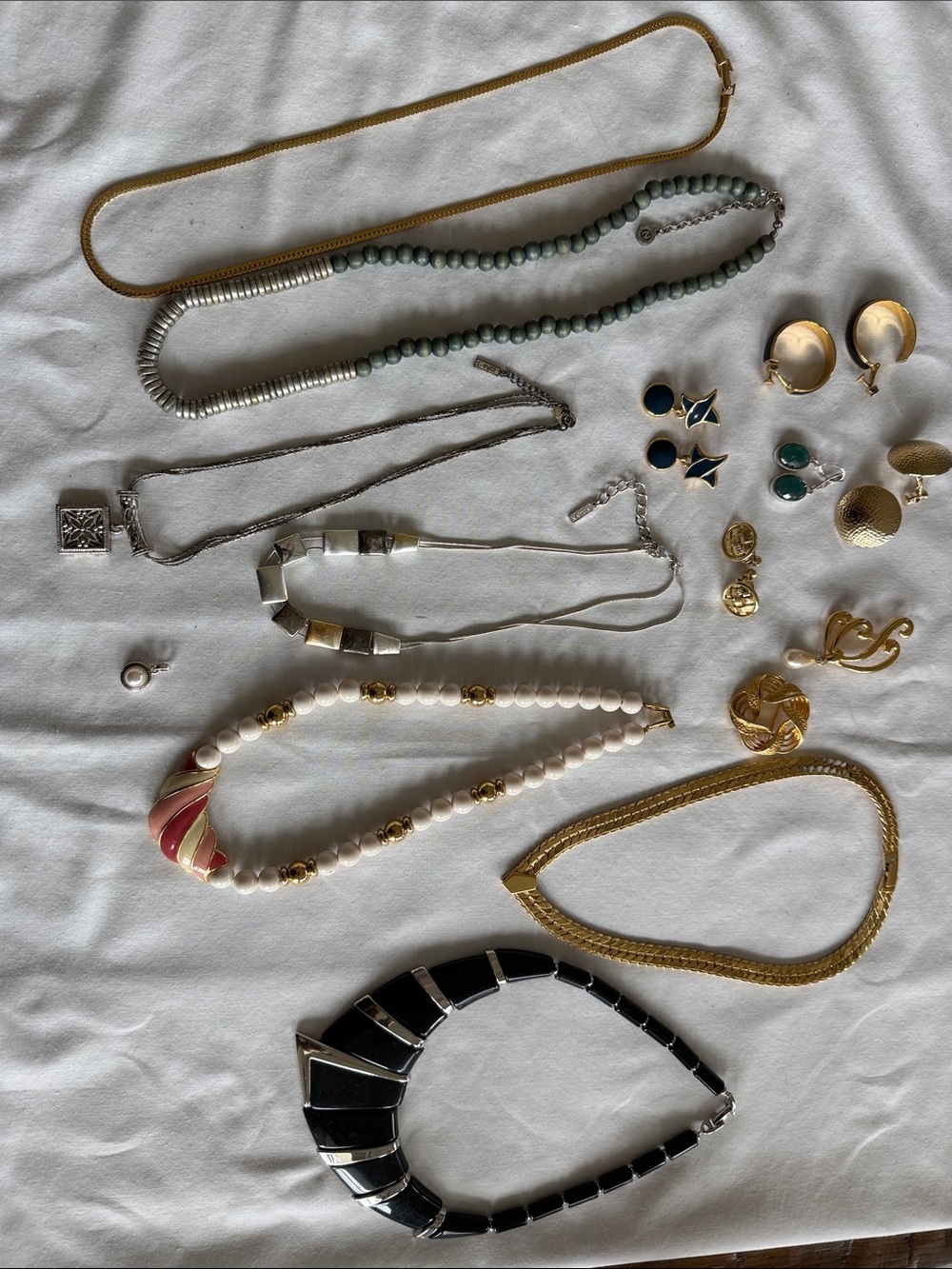 Vtg Napier Necklaces, Earrings & Pins. Gold & Silver Tone, pink black green